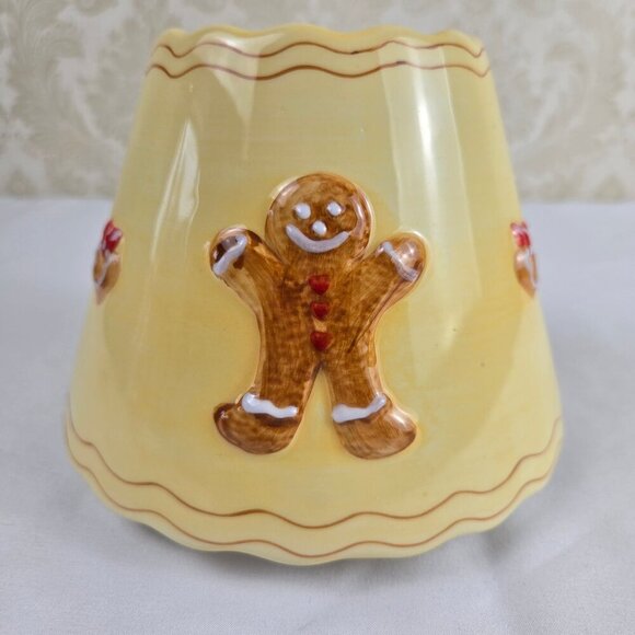 Gingerbread Man Themed Jarred Candle Topper or Shade Ceramic Wavy Edges - Picture 1 of 7